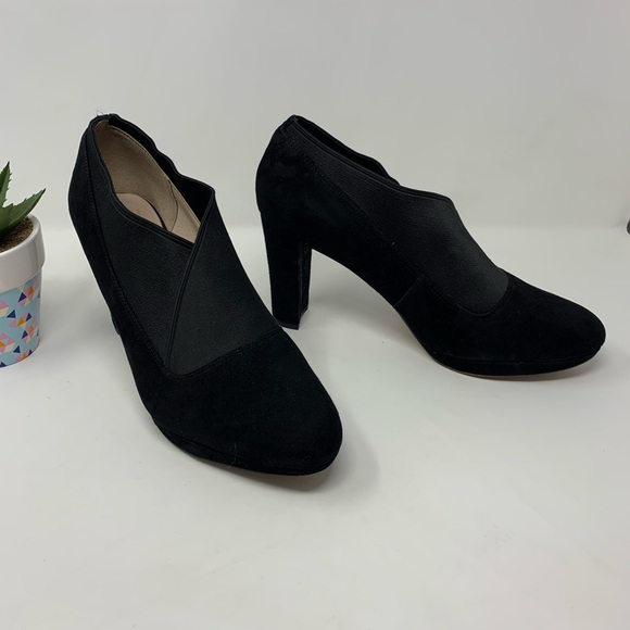 Clarks Shoes - Clarks Black Suede heels